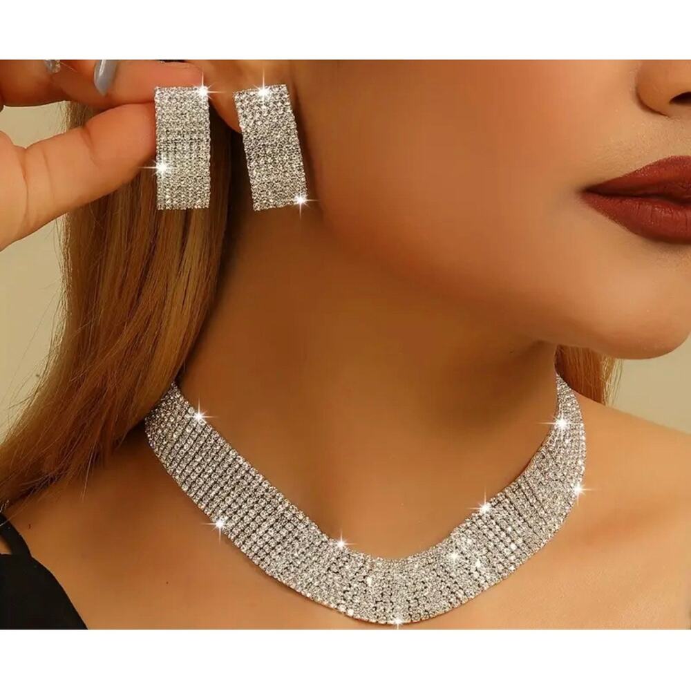 Luxury Rhinestone Necklace and Earrings Set NWT - Picture 3 of 3